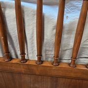 Tête de lit à barreaux en bois