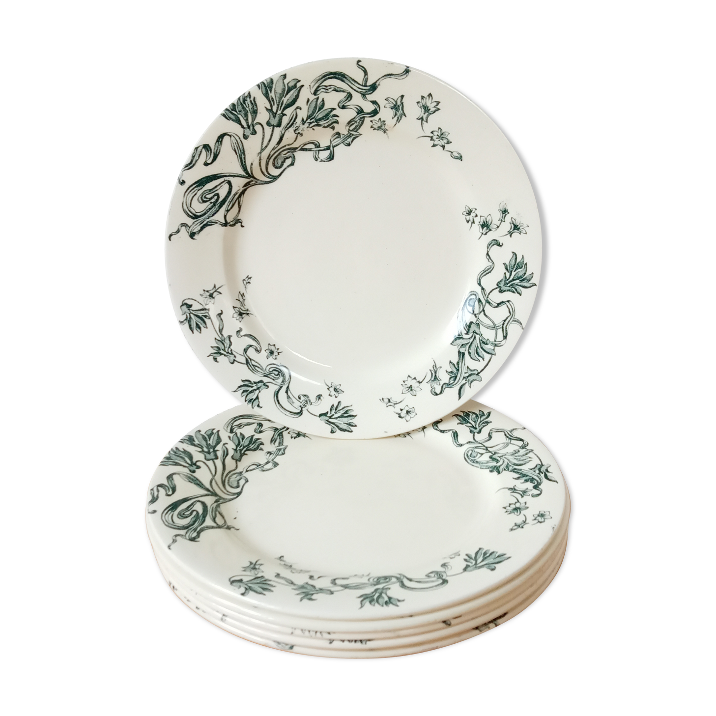 Six assiettes en terre de fer de Salins