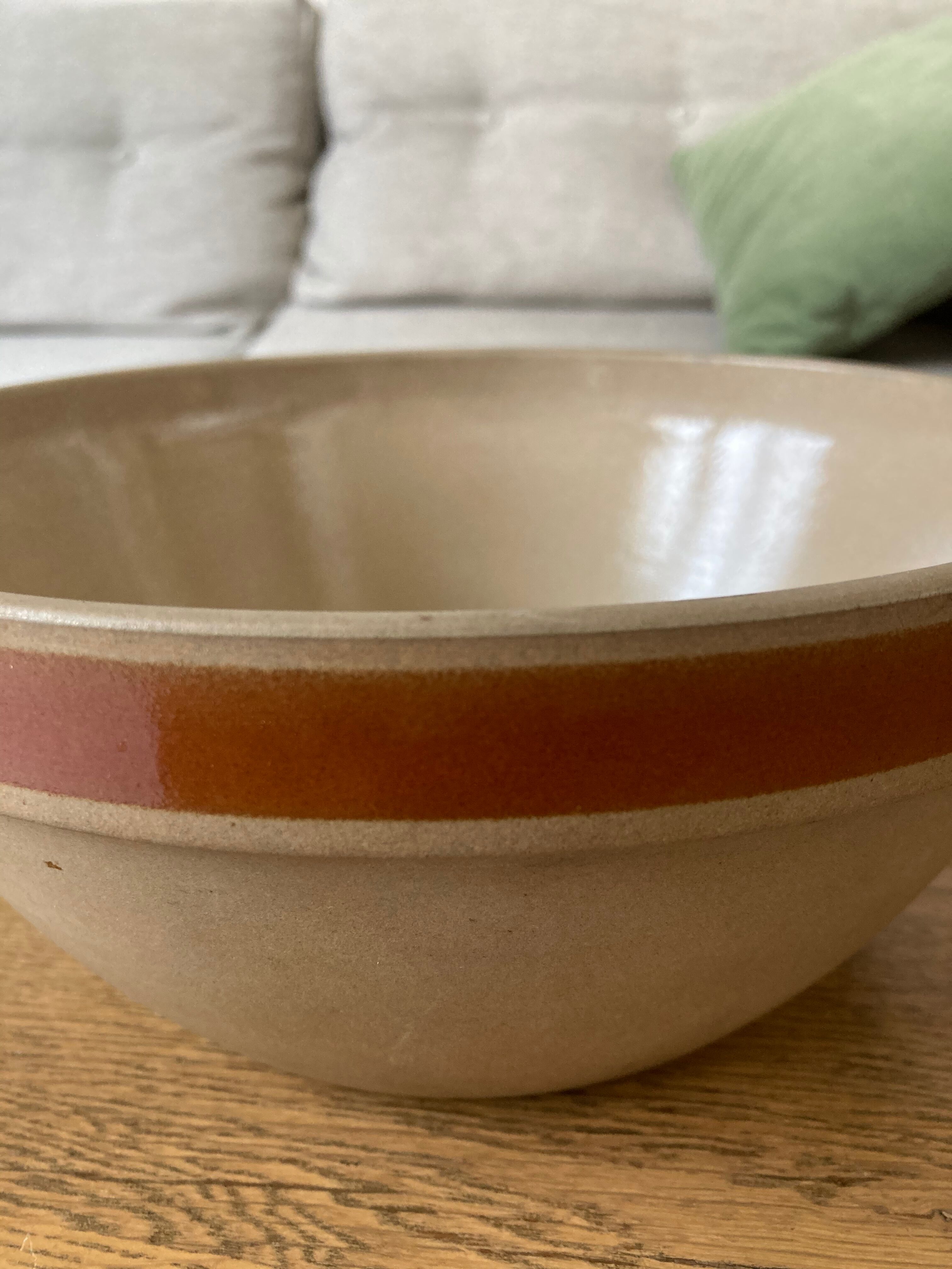 Gien beige and brown sandstone salad