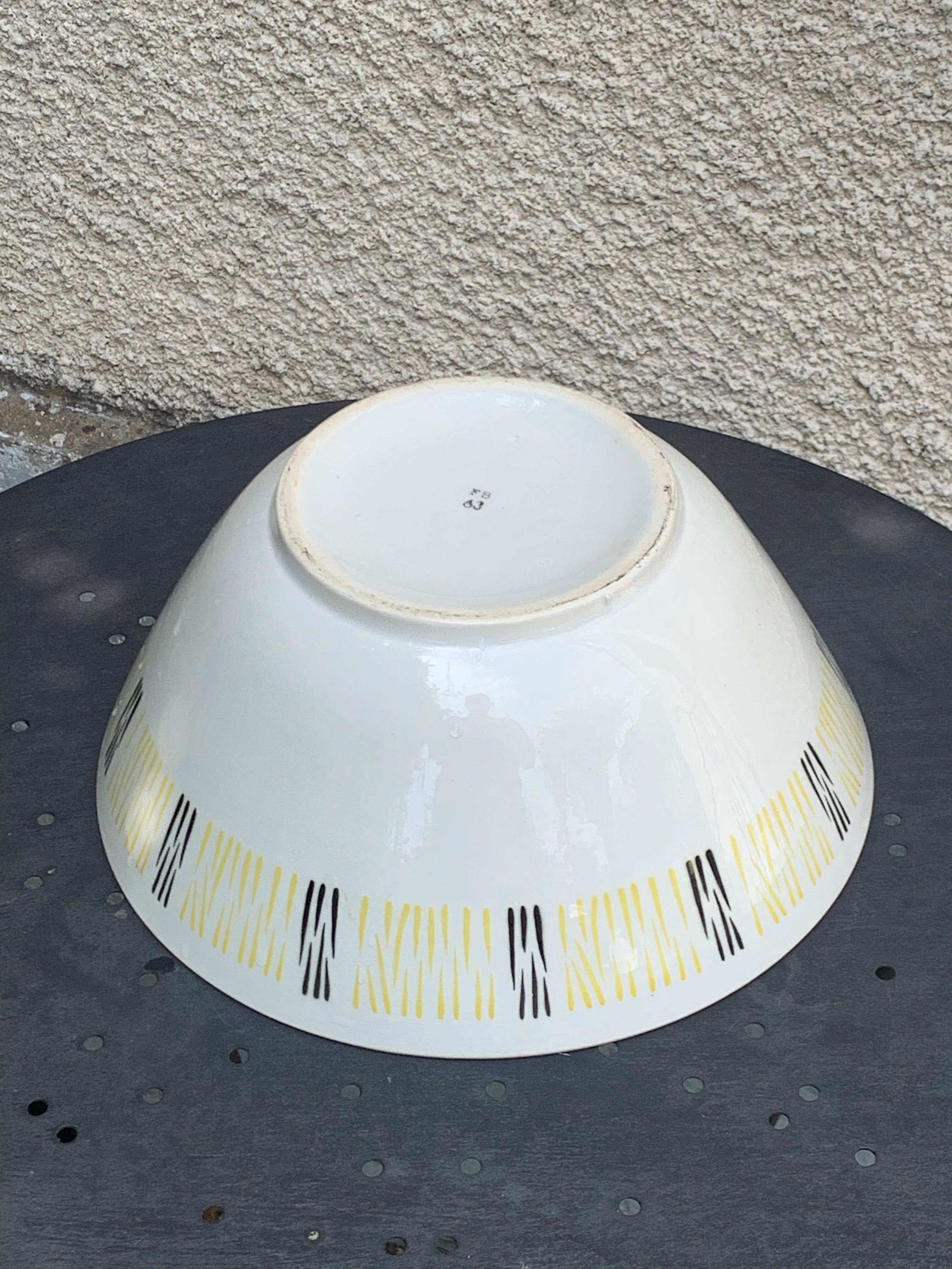 Salad bowl in BadonViller earthenware, yellow and black geometric patterns, design and vintage