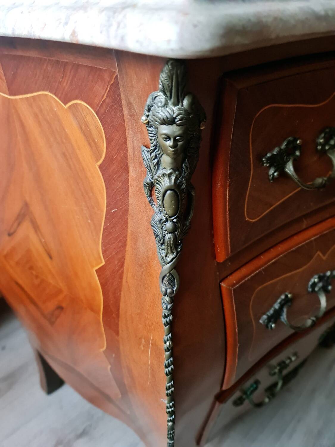 Commode Louis XV bois massif avec plateau en marbre