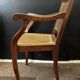 Fauteuil de coiffeur / barbier canné – dossier ajustable