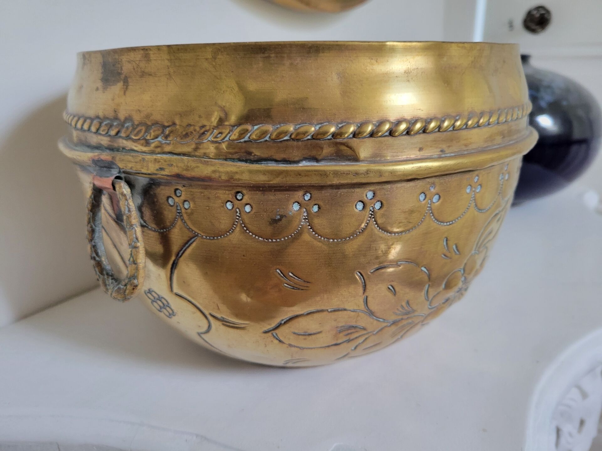 Large brass cache pot from the late 19th century (25 cm)