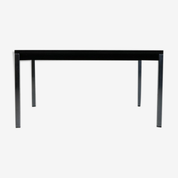 Table basse avec un plateau en pierre noire Martin Visser design