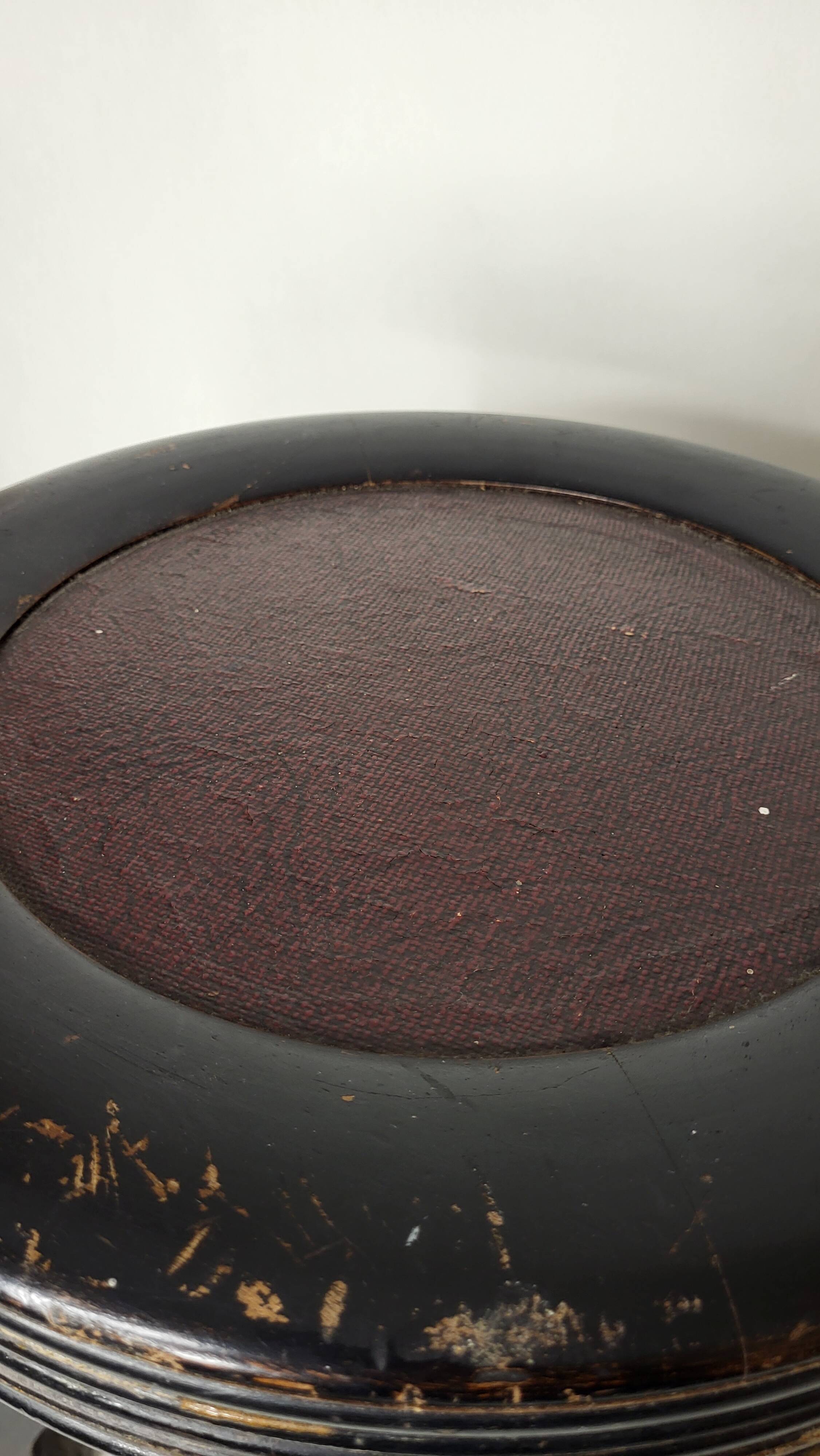 Napoleon III piano stool