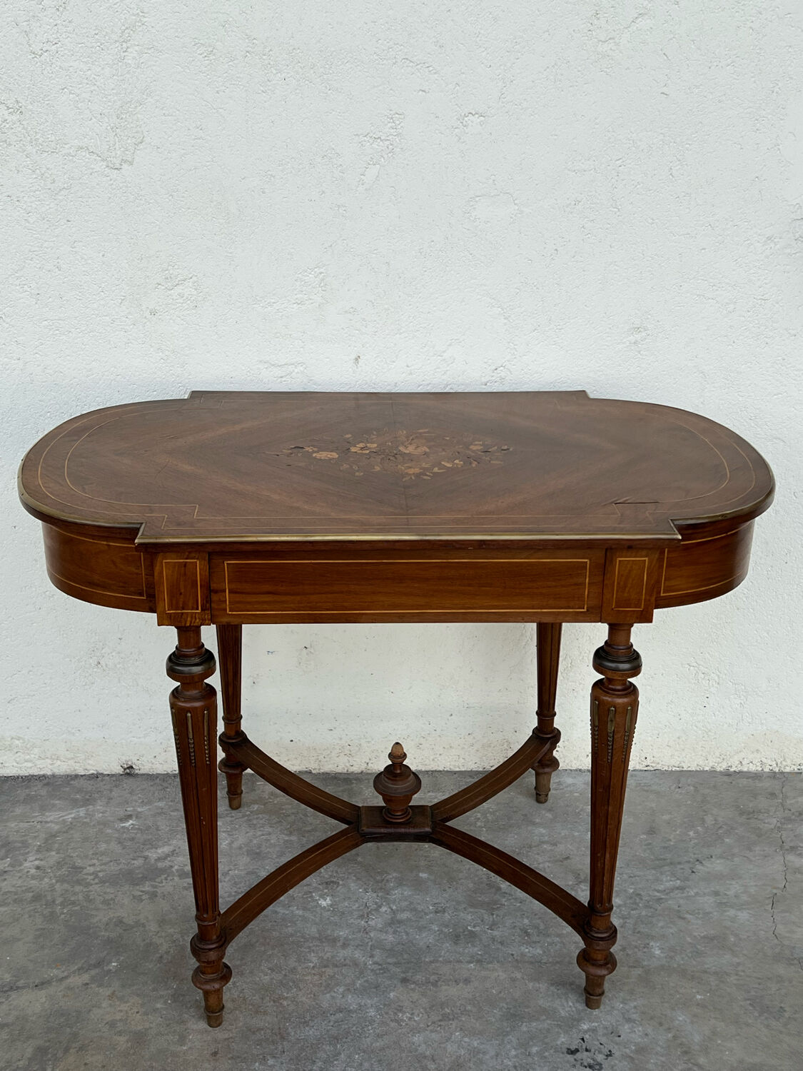 Bureau style Louis XVI