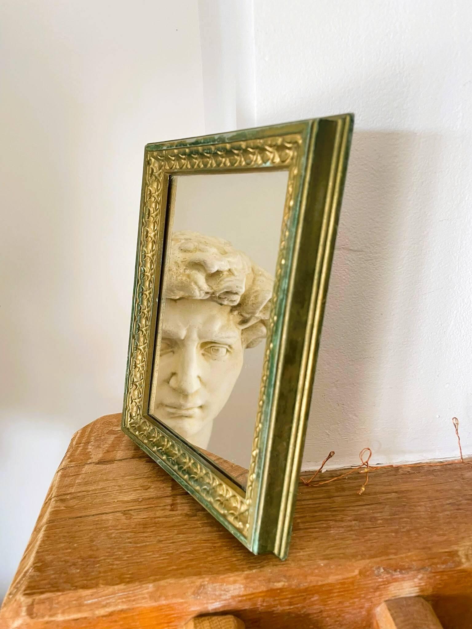 Miroir doré baroque vintage