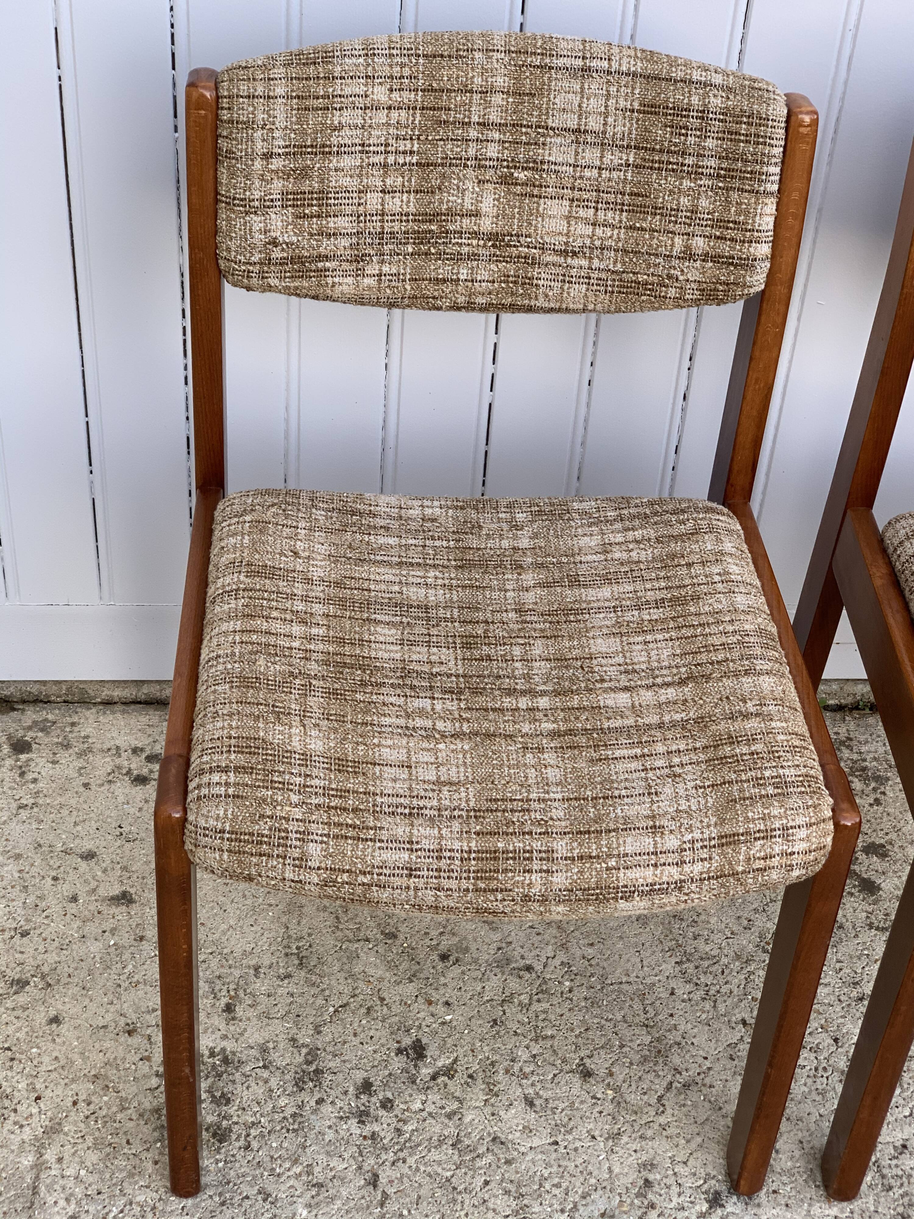 Pair of vintage chairs 1970