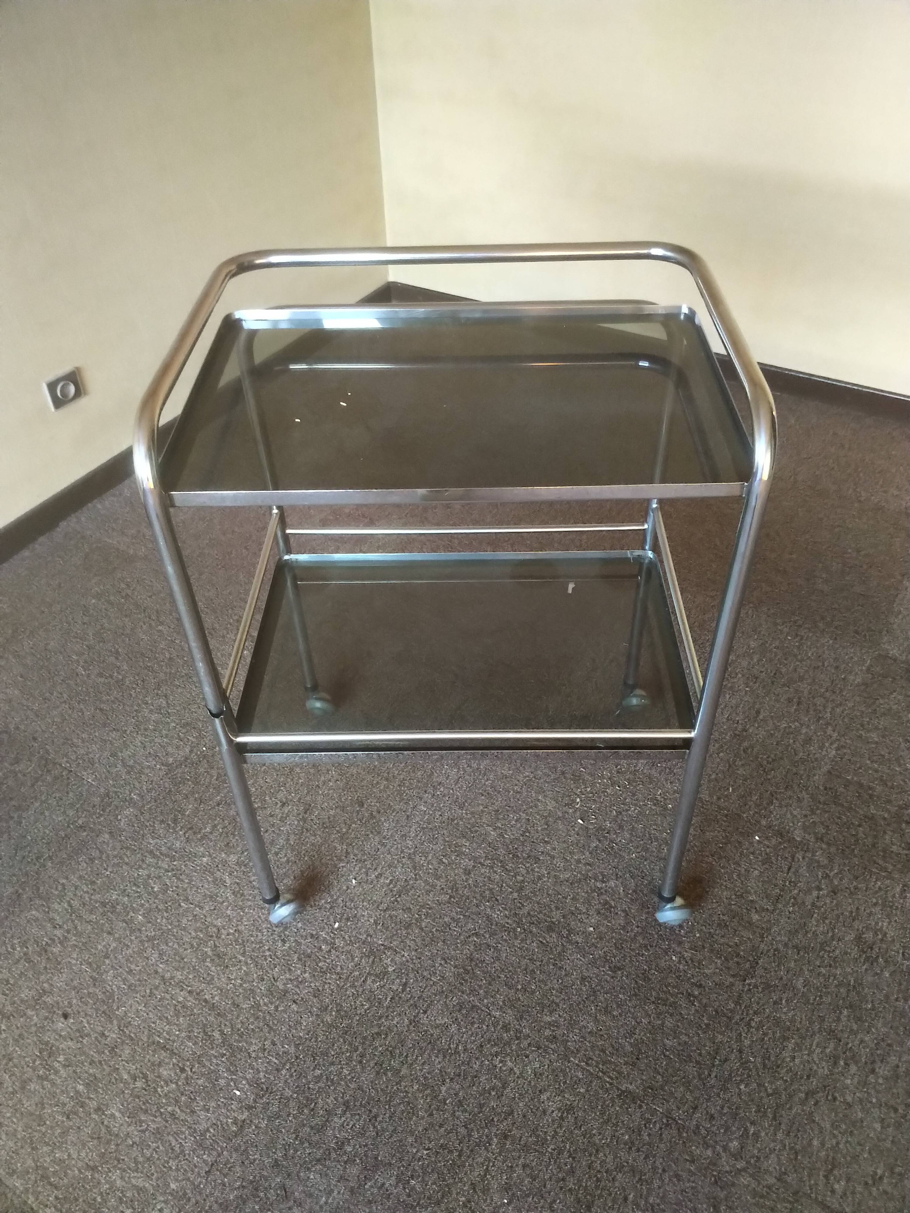 Smoked glass table service