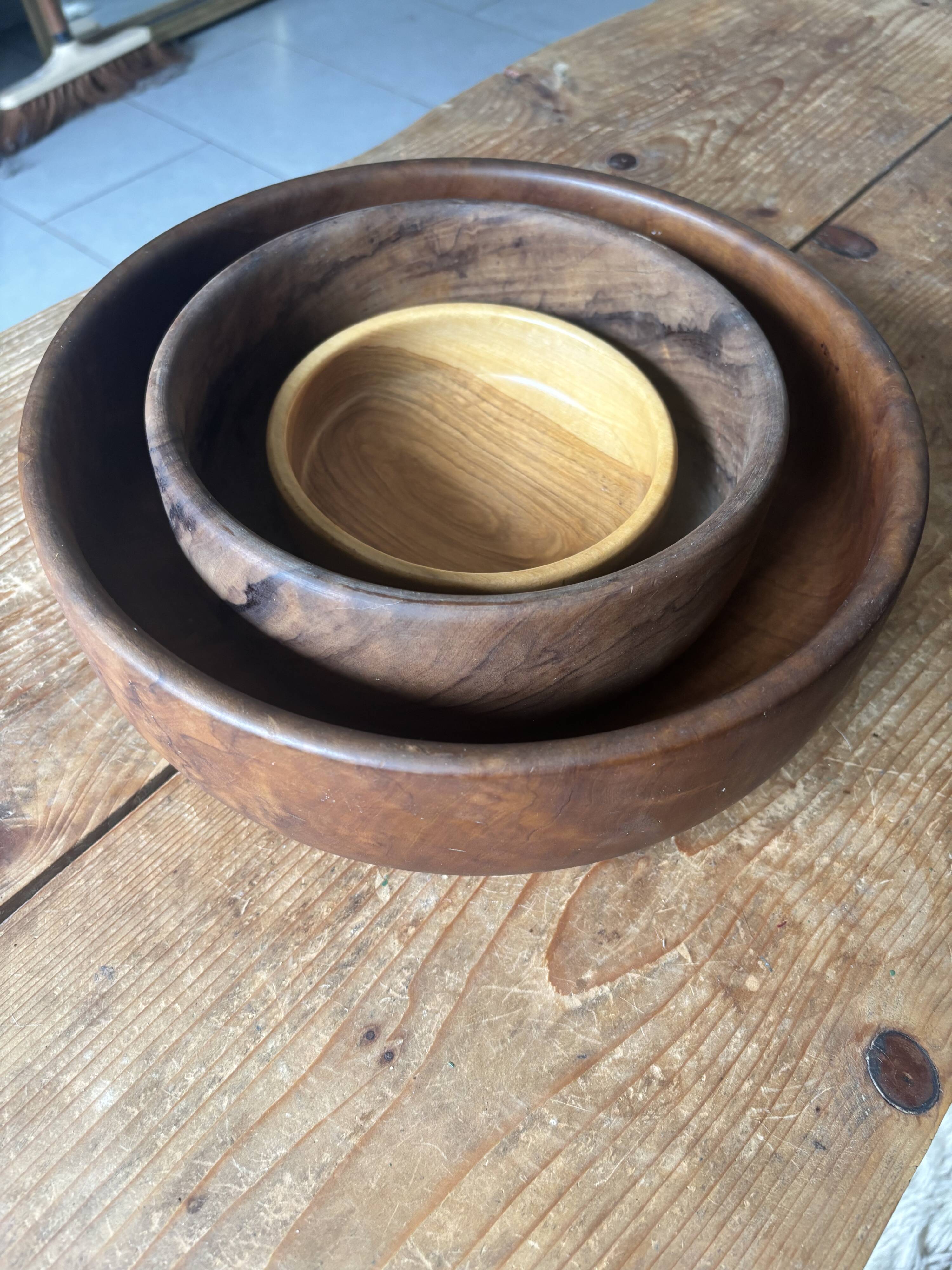 Ensemble de trois coupes en véritable bois d'olivier, fartisanaux, vintage