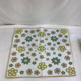 Vintage rectangular tablecloth & 8 towels