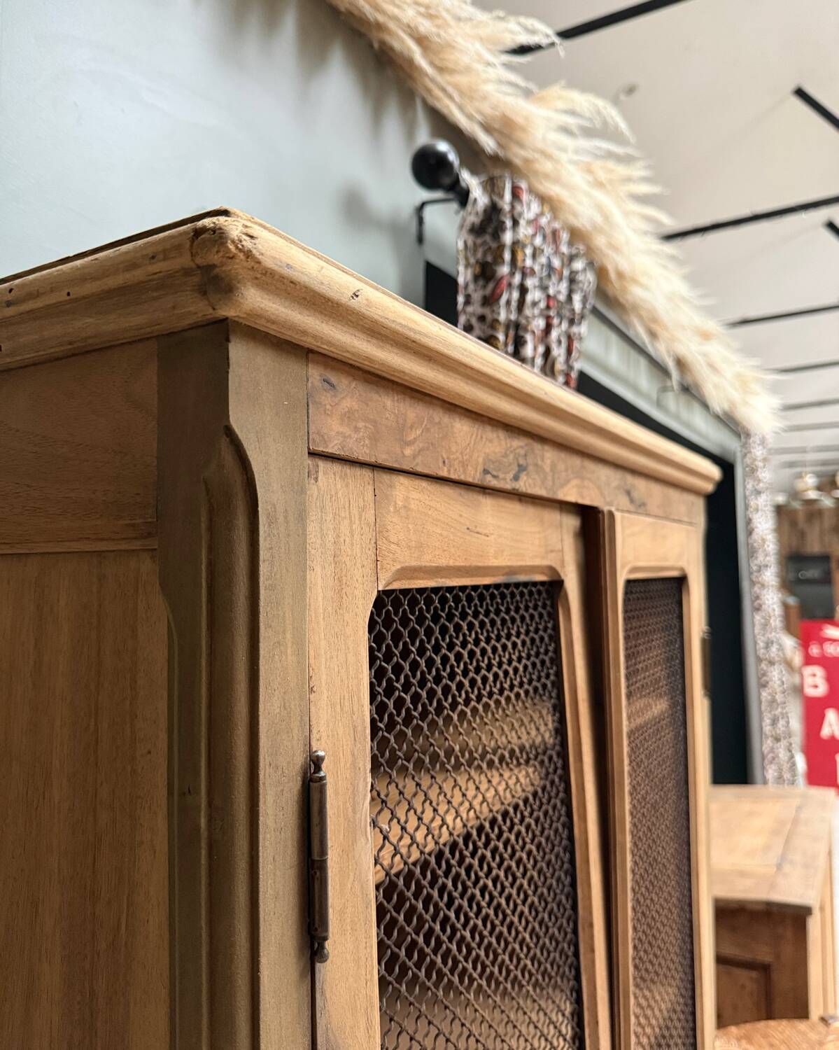 Old library with grilles (renovated)