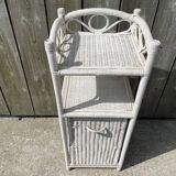 Petite étagère de salle de bain en osier blanc