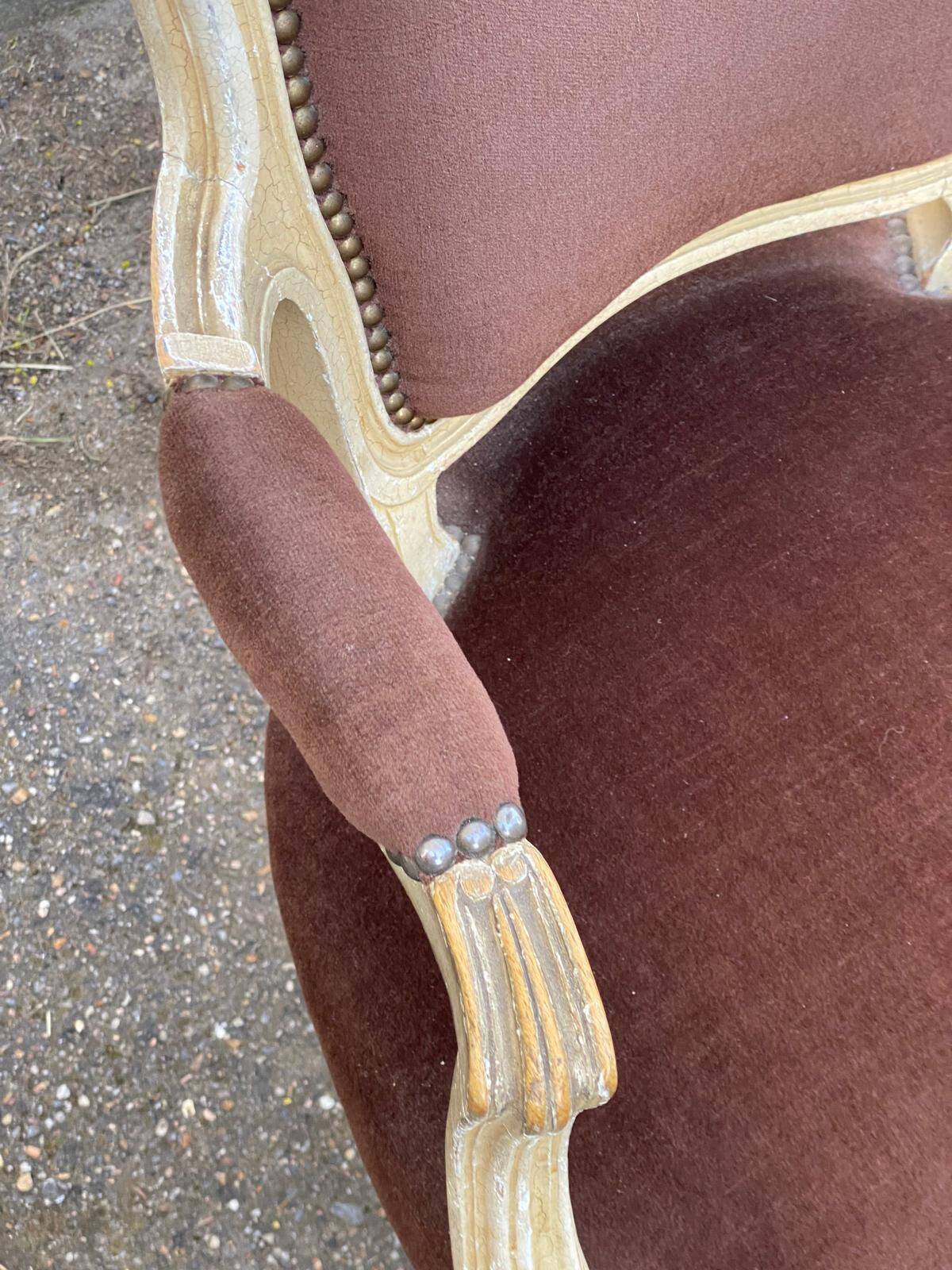 Louis XV cabriolet armchair in solid wood, beige and velvet fabric.