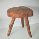 Tabouret brutaliste en bois