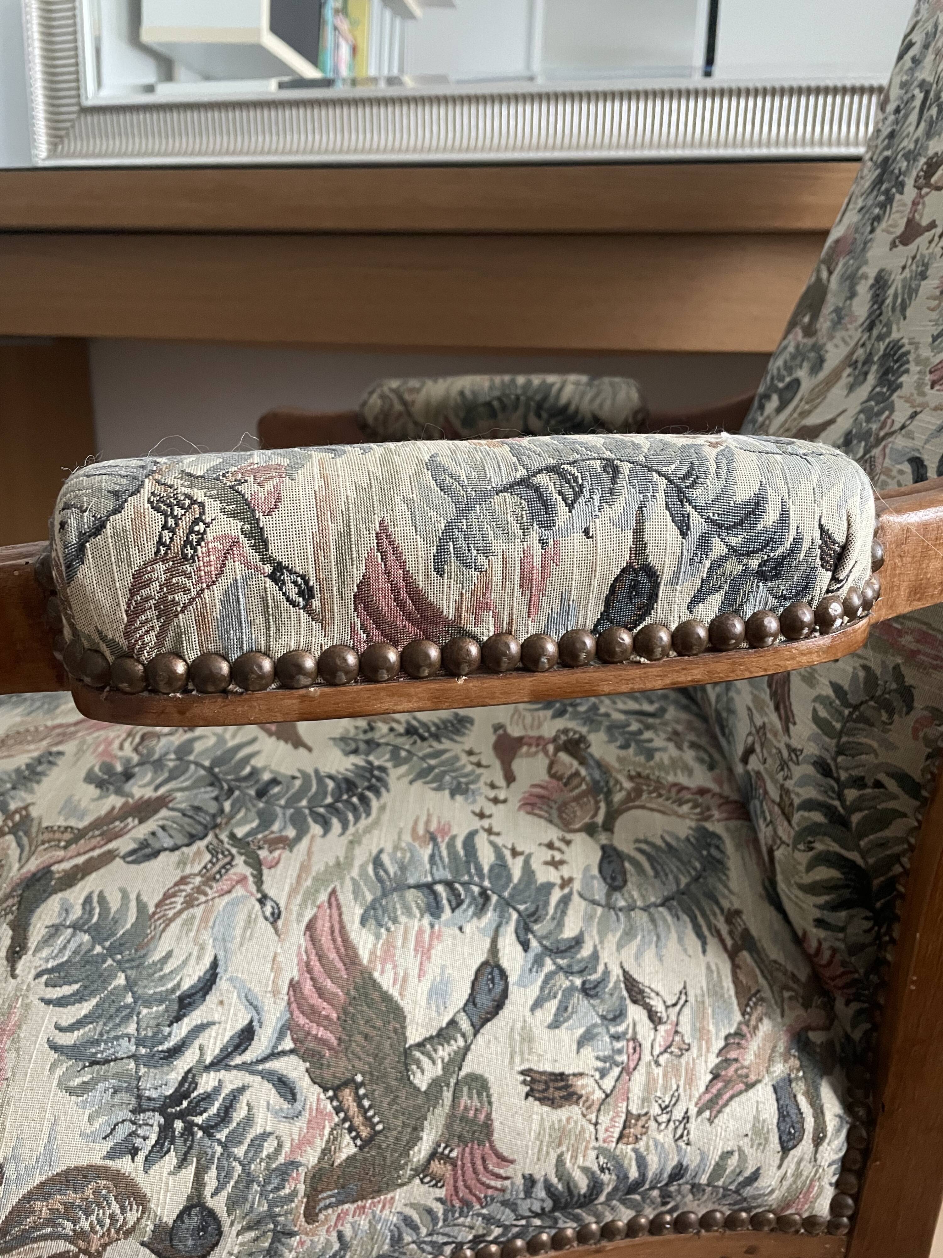 Louis Philippe armchair with wood pigeon motifs