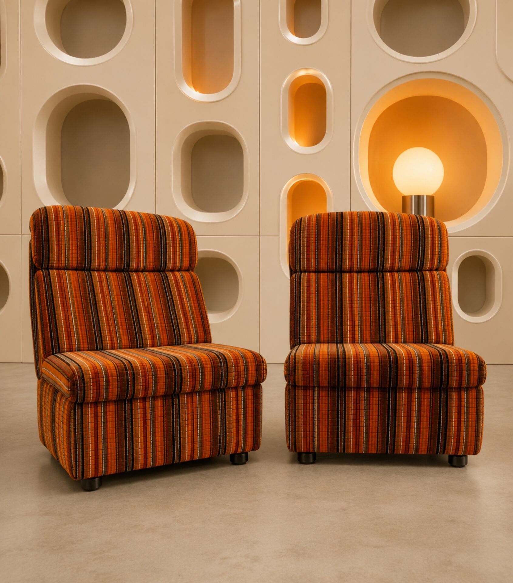 Superbe paire de chauffeuses Space Age des années 70"