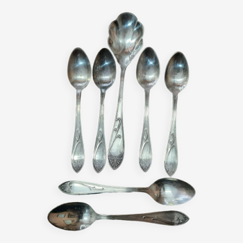 Set of desert spoons