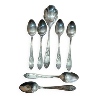 Set of desert spoons