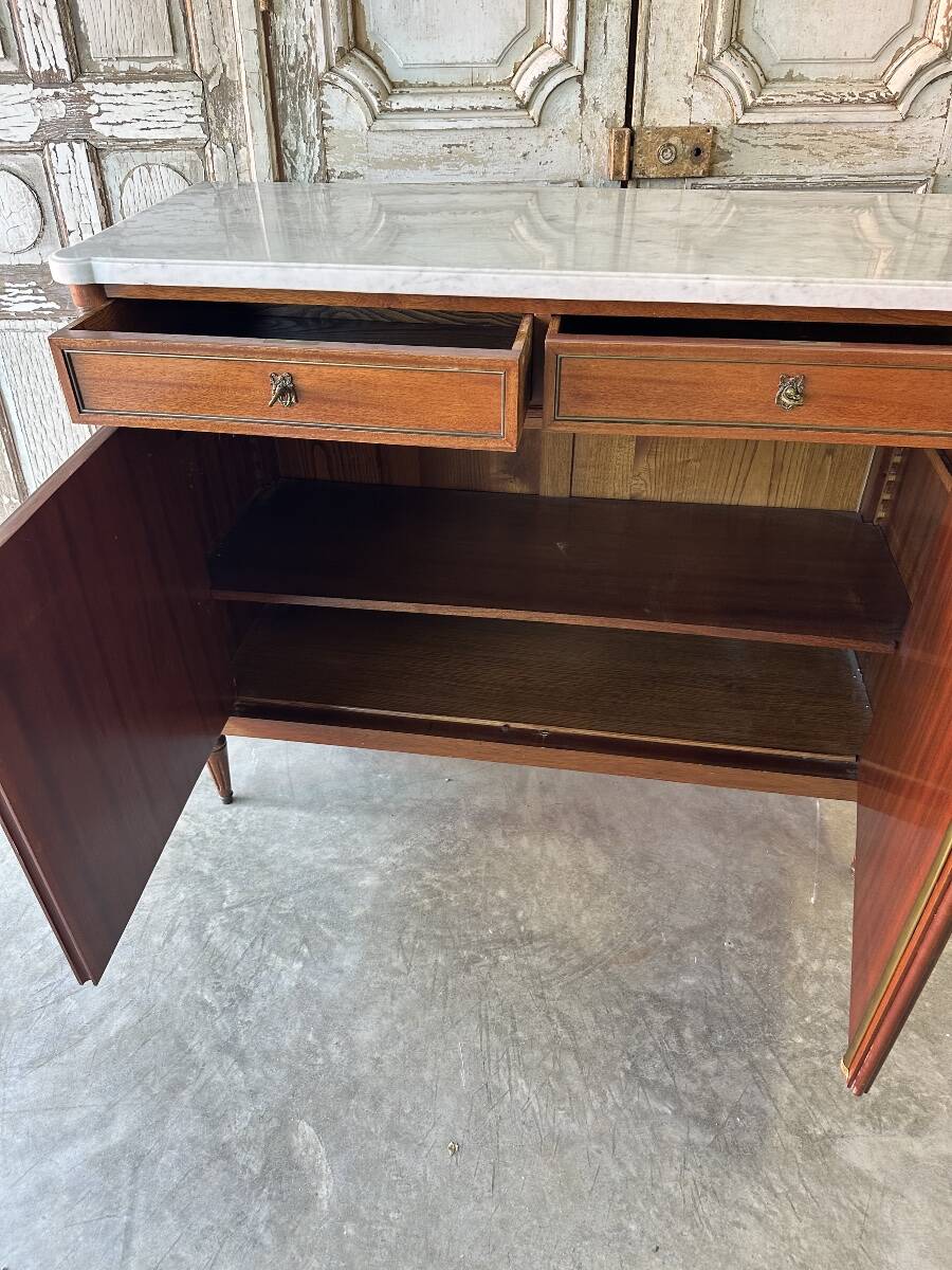 Buffet de style Louis XVI en acajou circa 1960