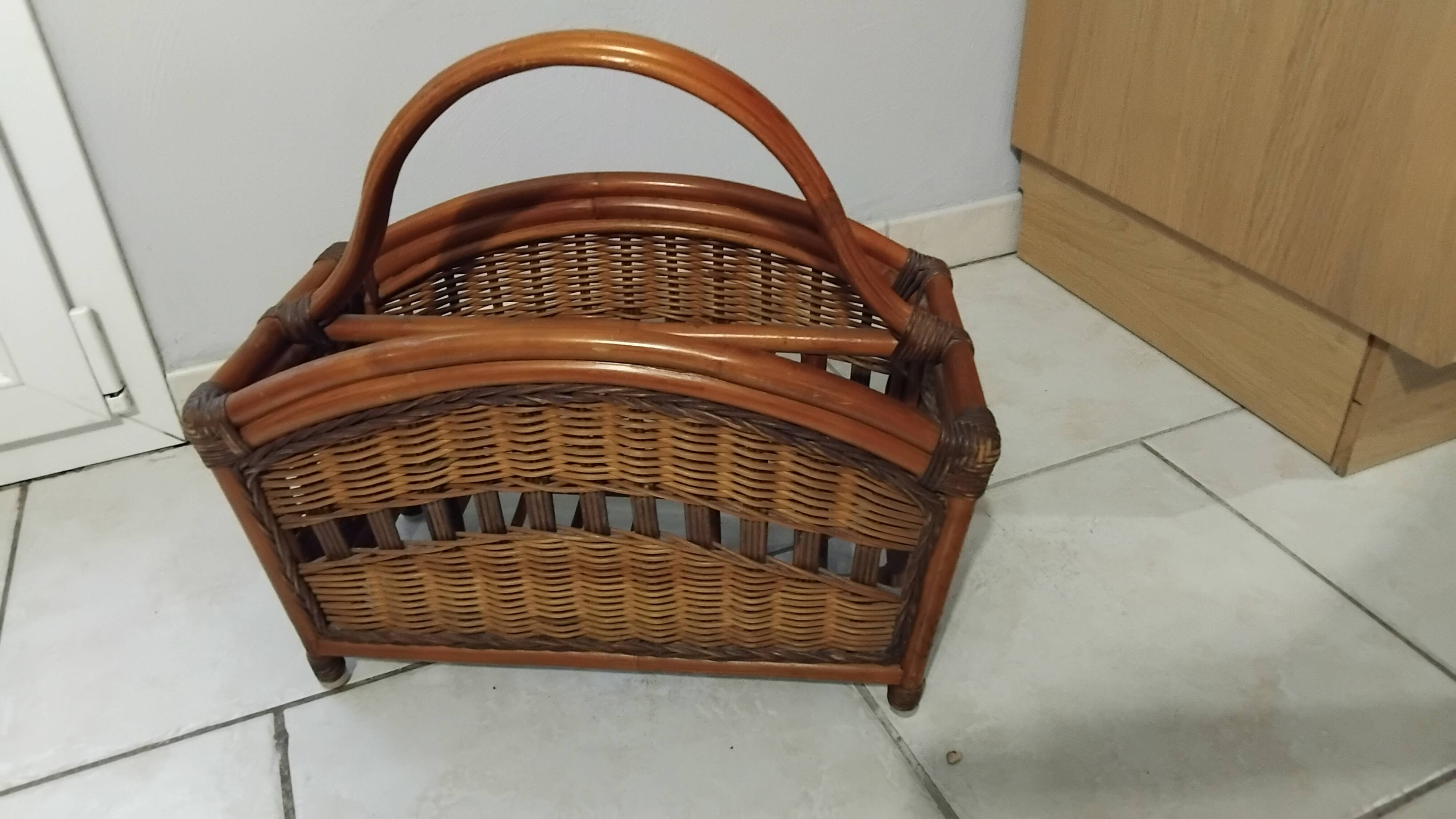 Porte-revue vintage en bambou, bois et rotin