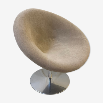 Globe Artifort chair by Pierre Paulin