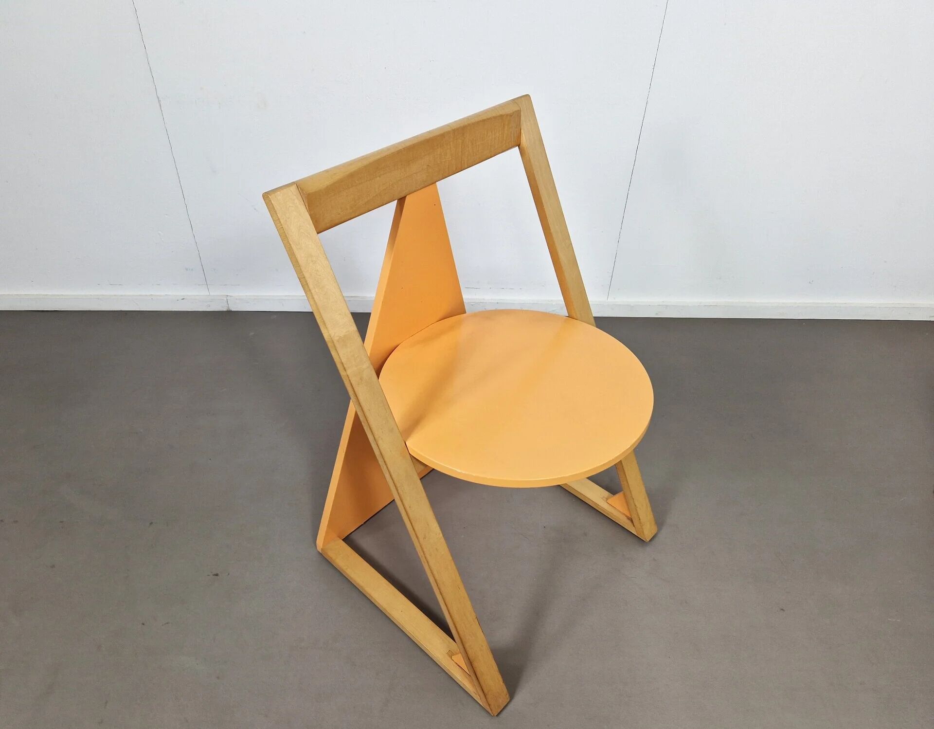 Pair of Memphis style postmodern chairs | 1980s