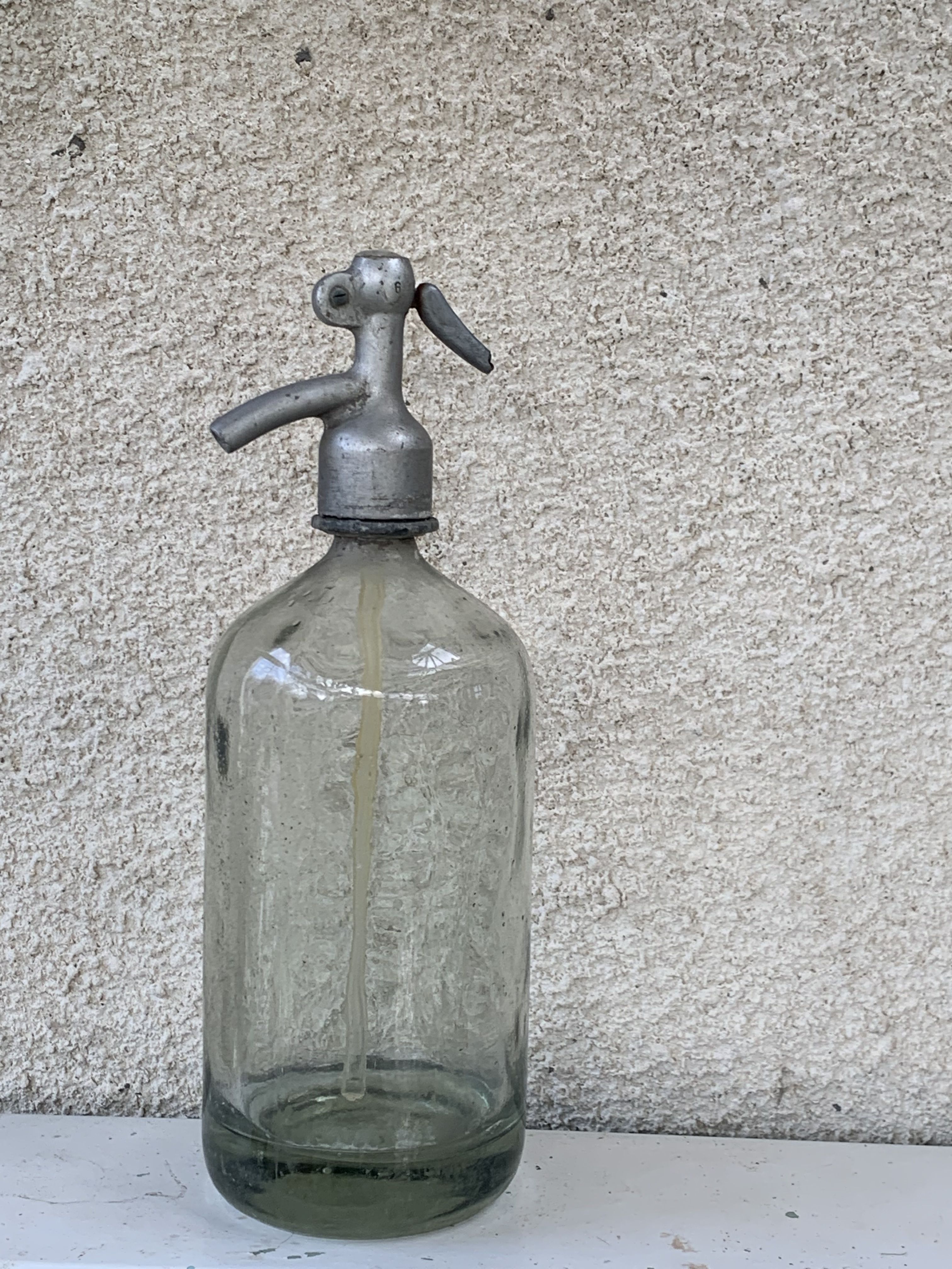 Transparent glass siphon, very thick bottom and metal cap