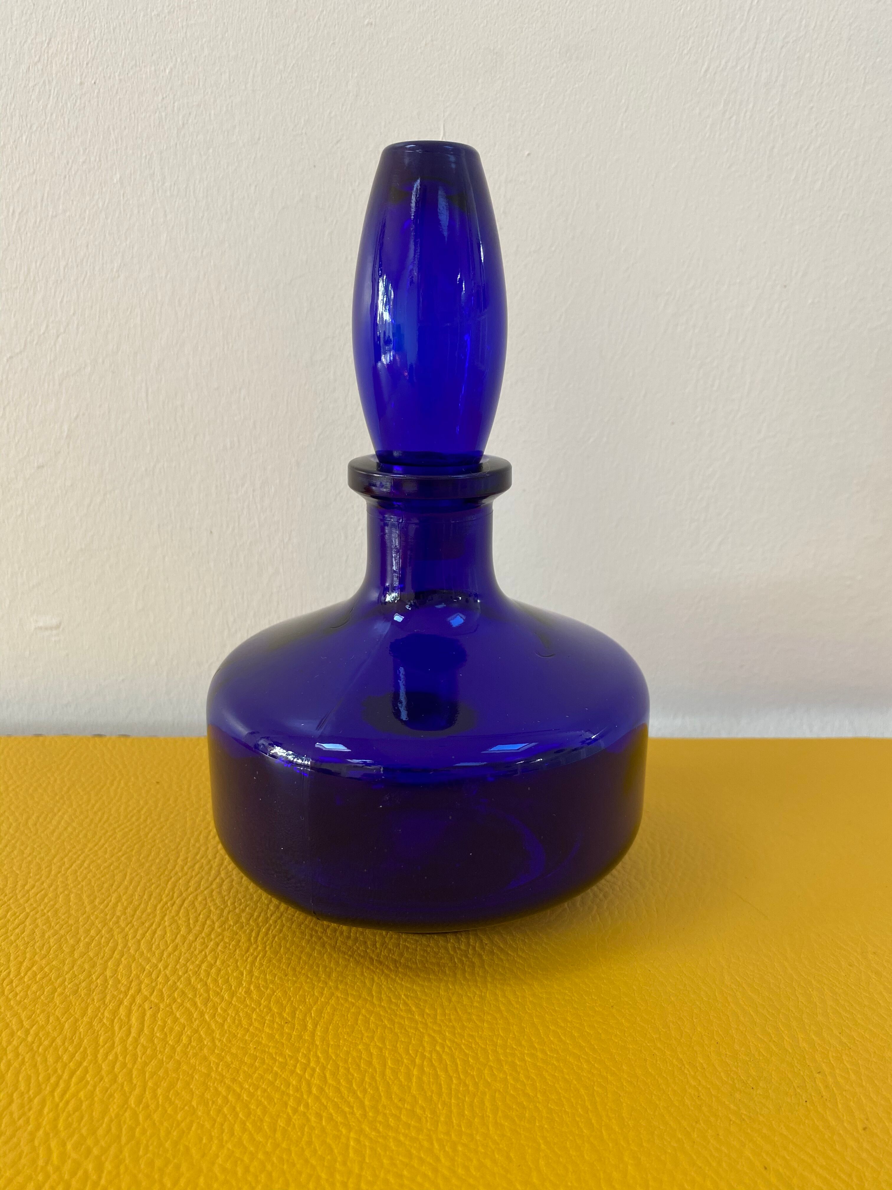 Cobalt blue glass soliflore vase