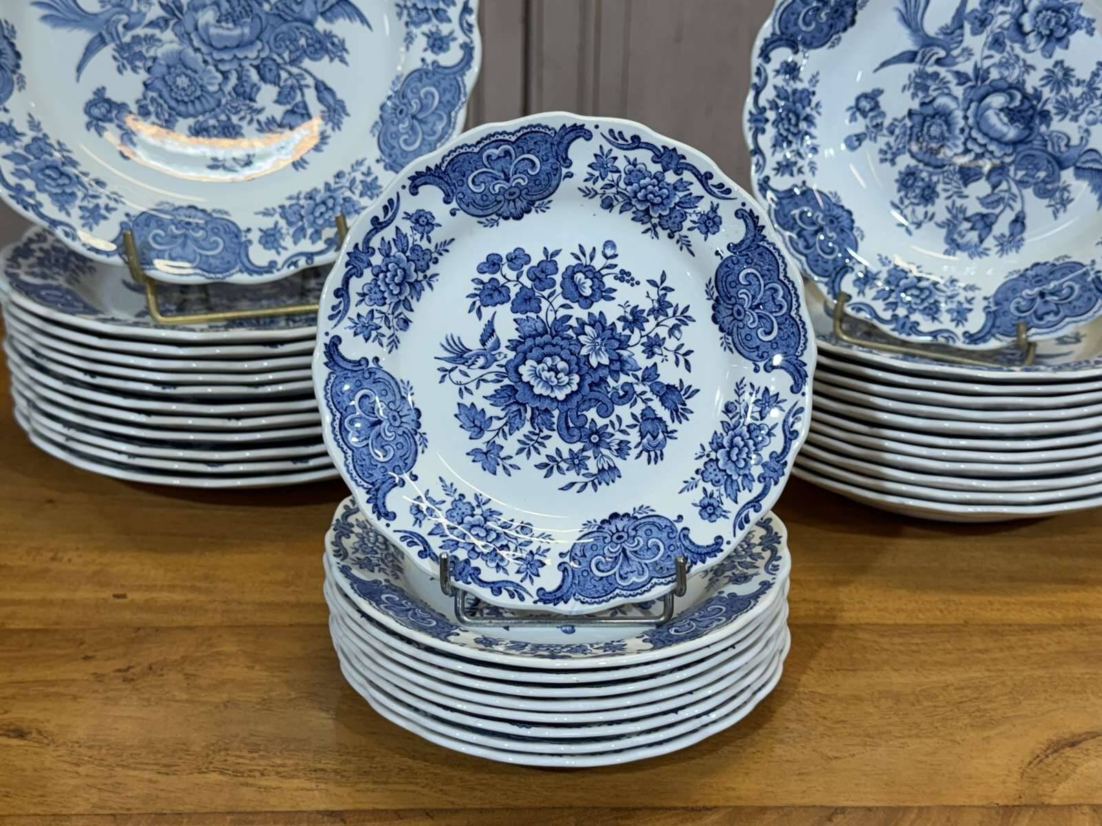 English porcelain service Ridway Staffordshire from the 1980s.