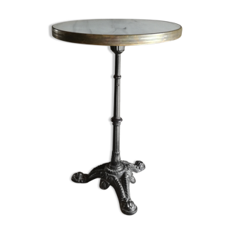 Round marble bistro table and cast iron feet