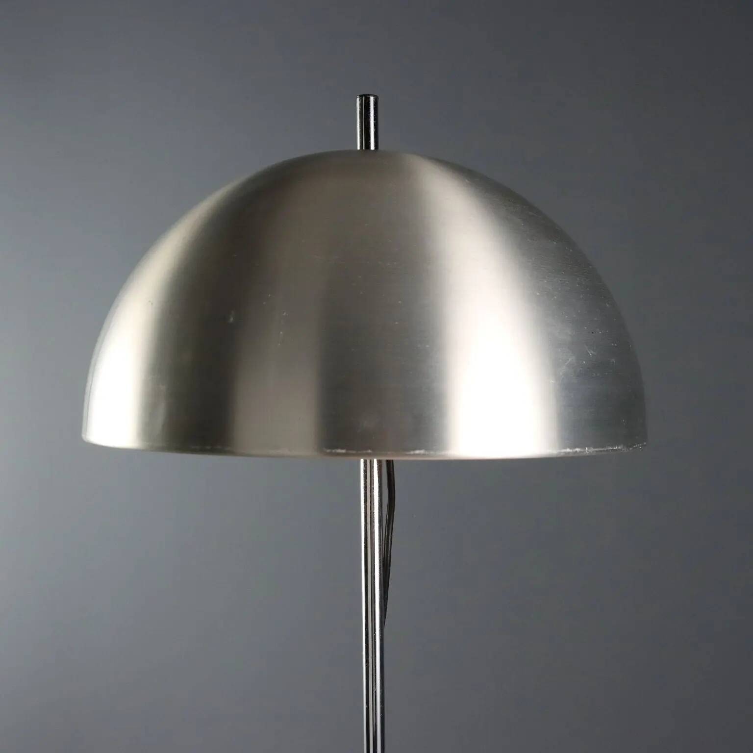 Lampe de table vintage design en aluminium et métal, Italie, années 1960