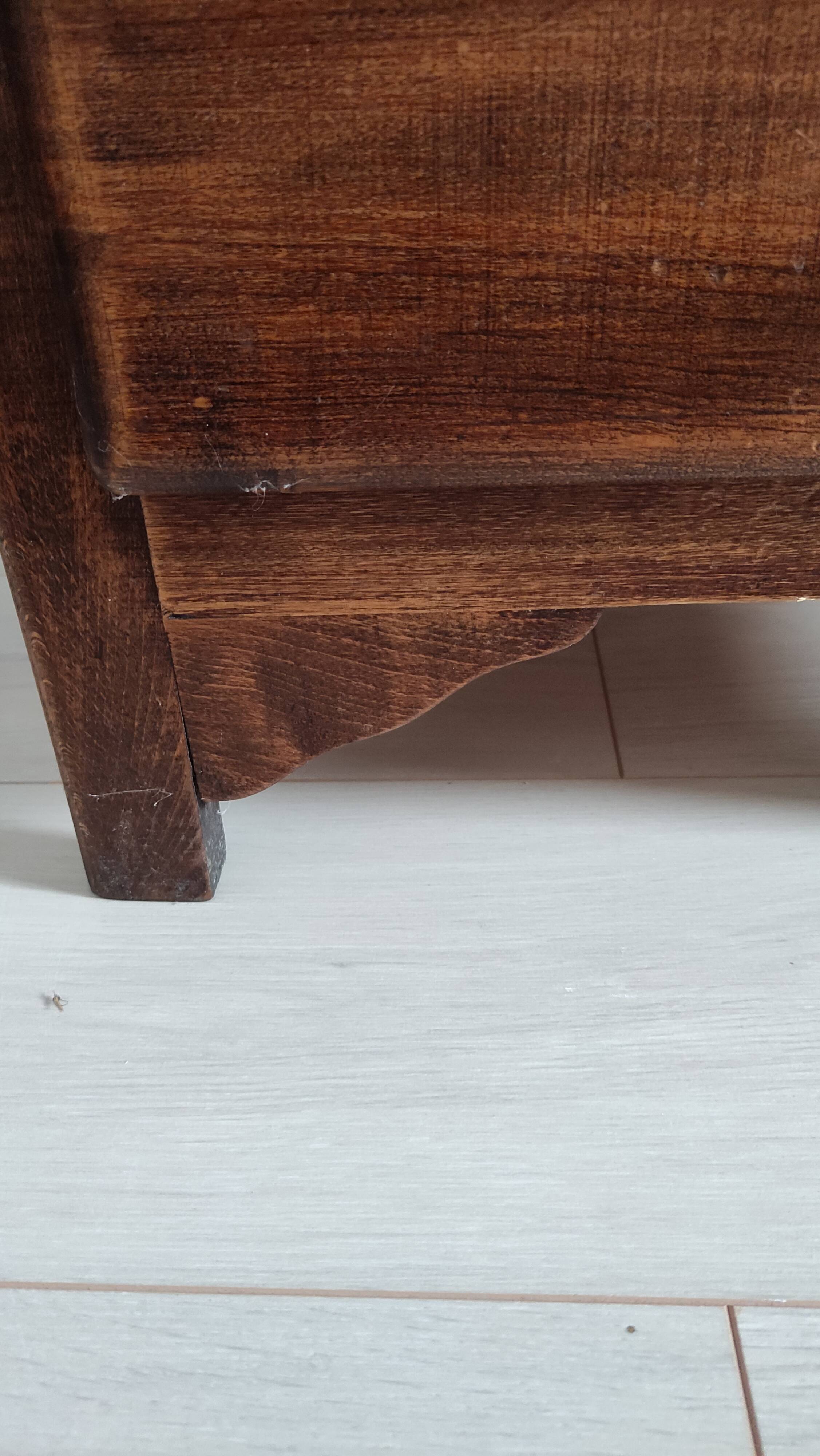 Vintage wooden chest of drawers