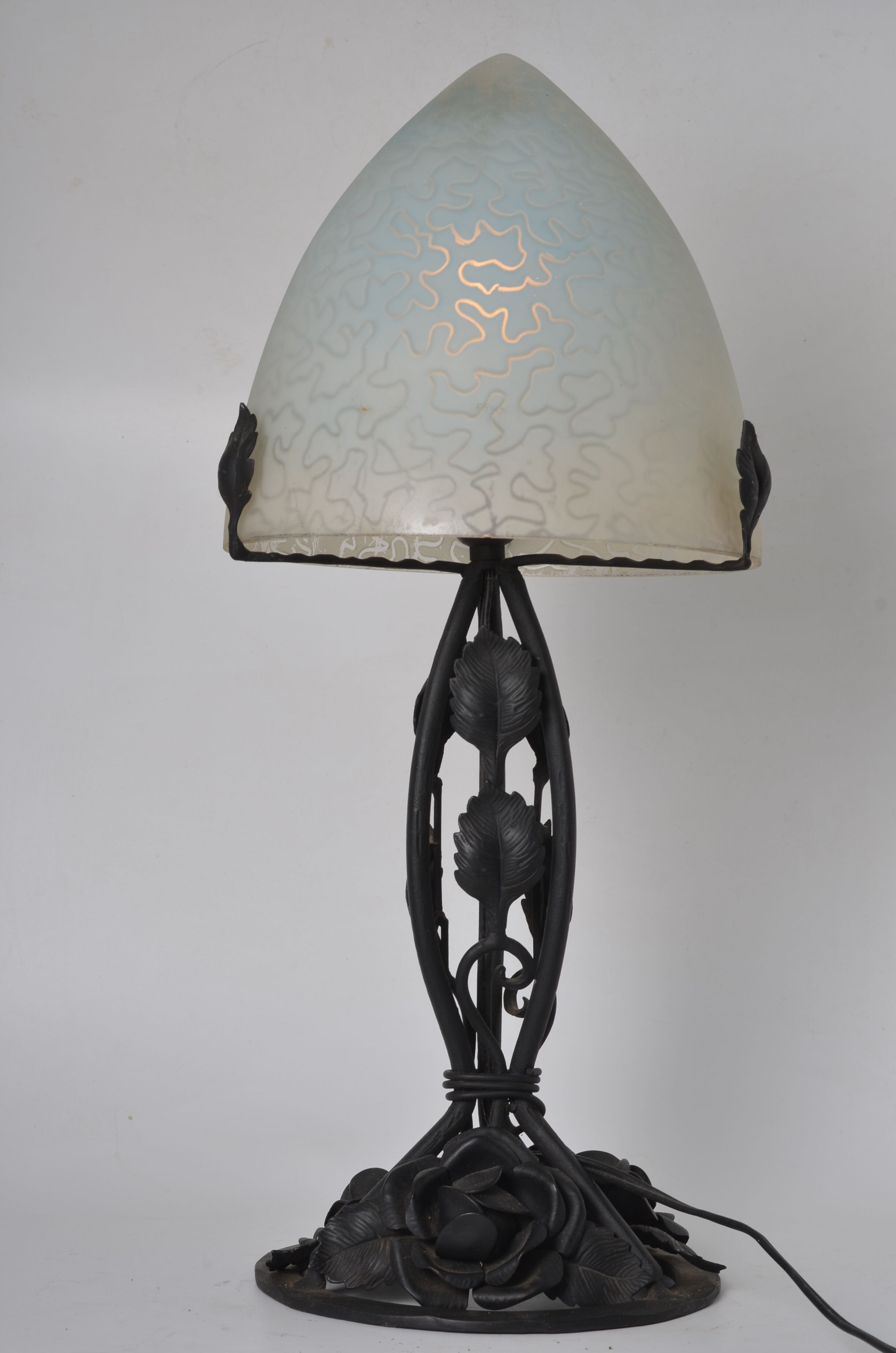 Art Nouveau shell lamp