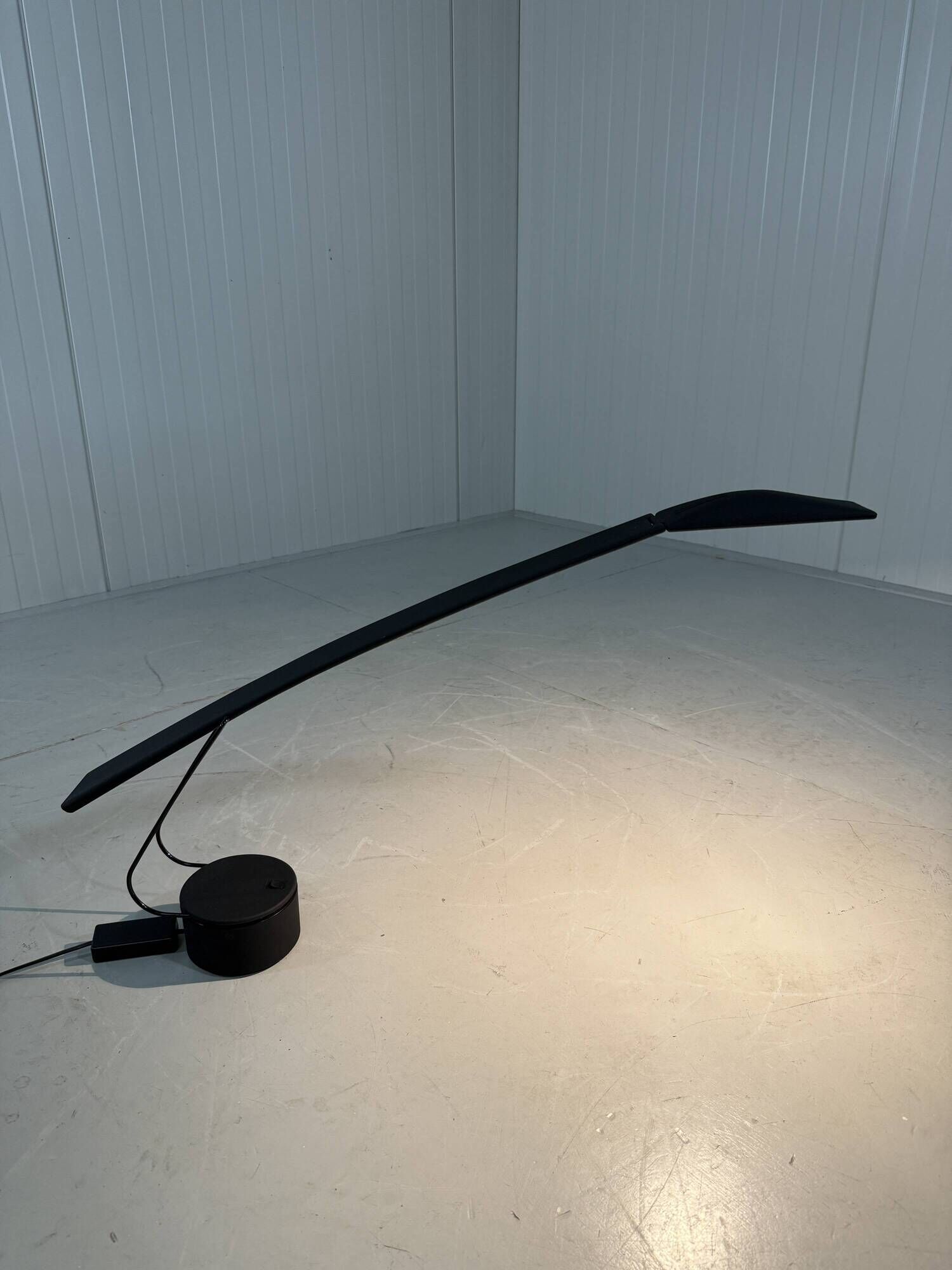 Dove desk lamp Mario Barbaglia & Marco Colombo, Italy