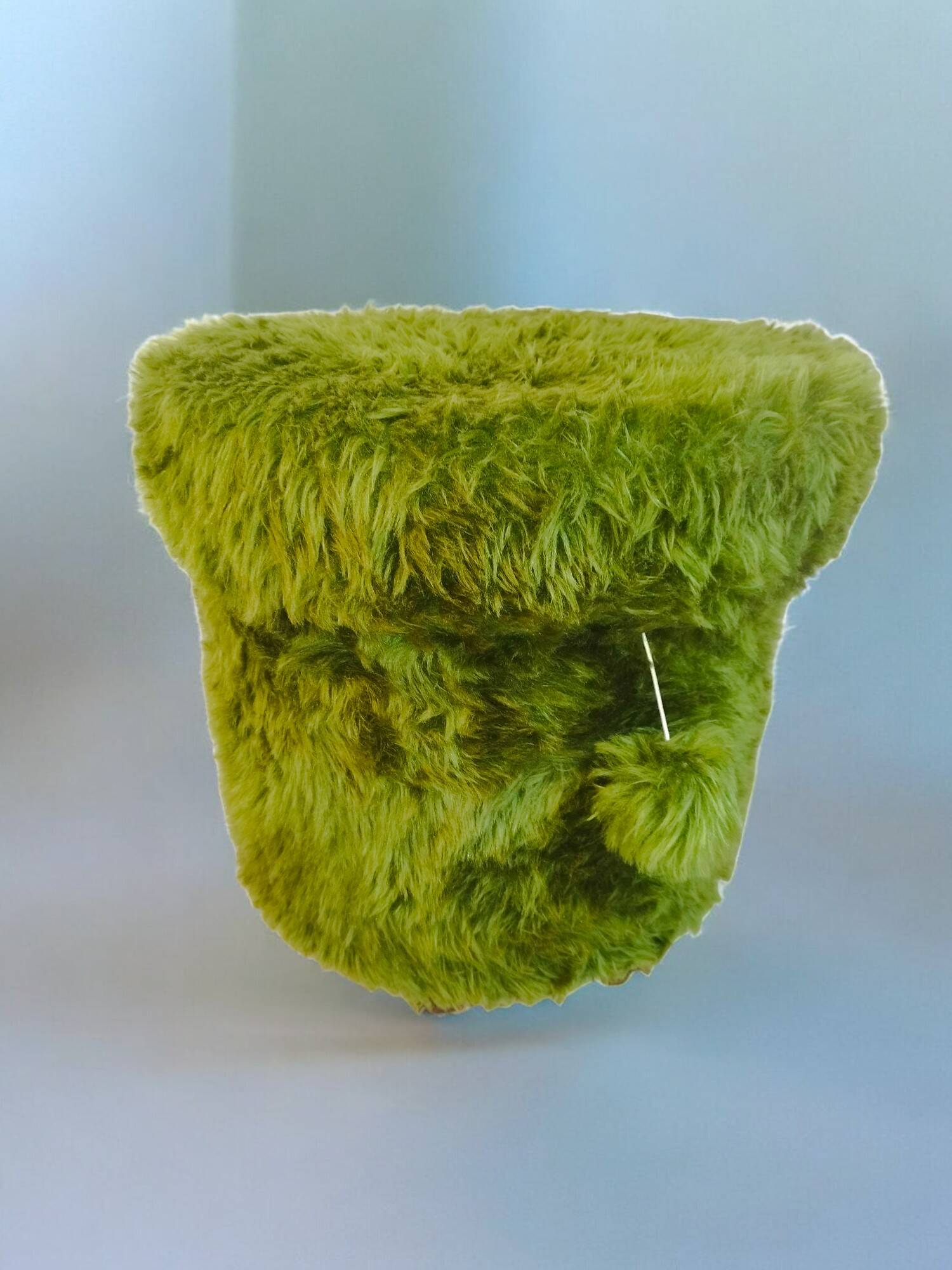 Hairy storage pouf