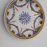 Assiette en faïence ancienne