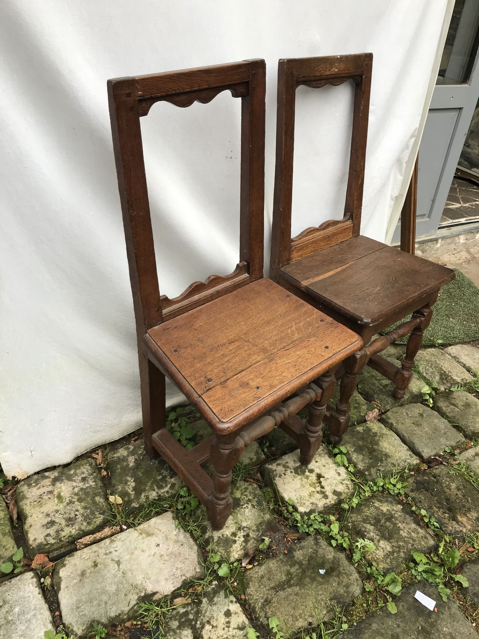 Deux chaises lorraines en chêne