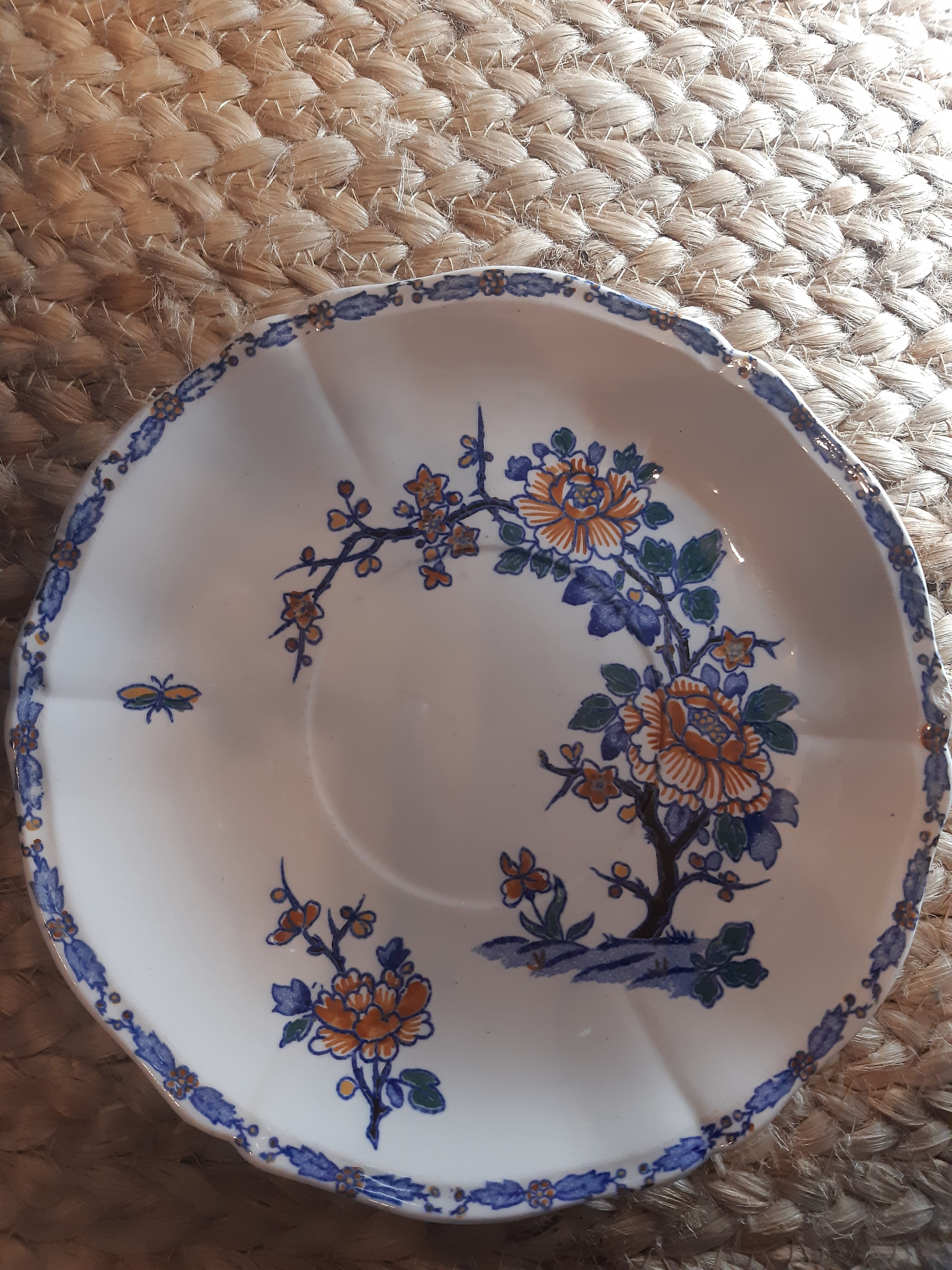 2 earthenware plates from Gien