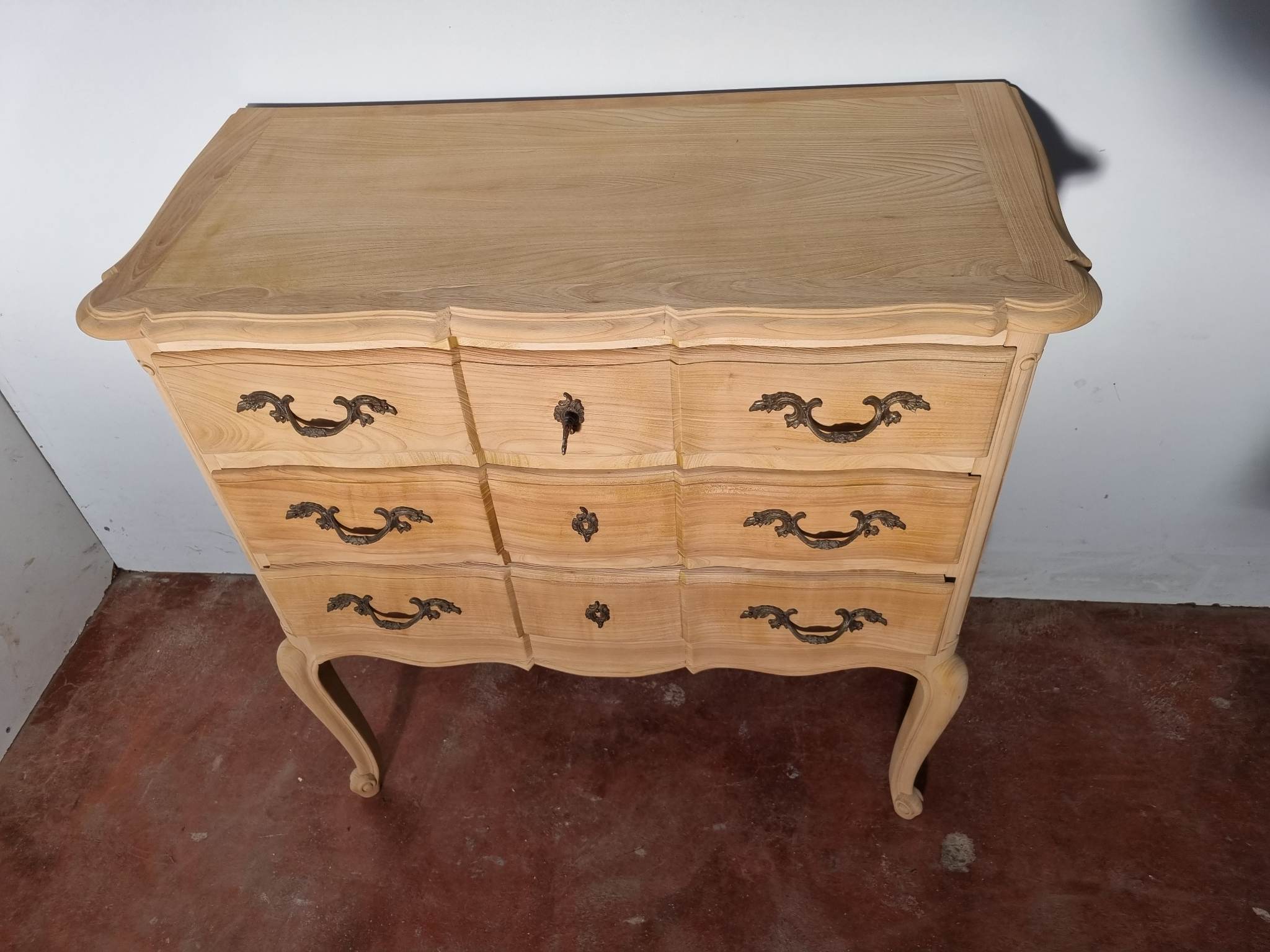 Crossbow chest of drawers with writing