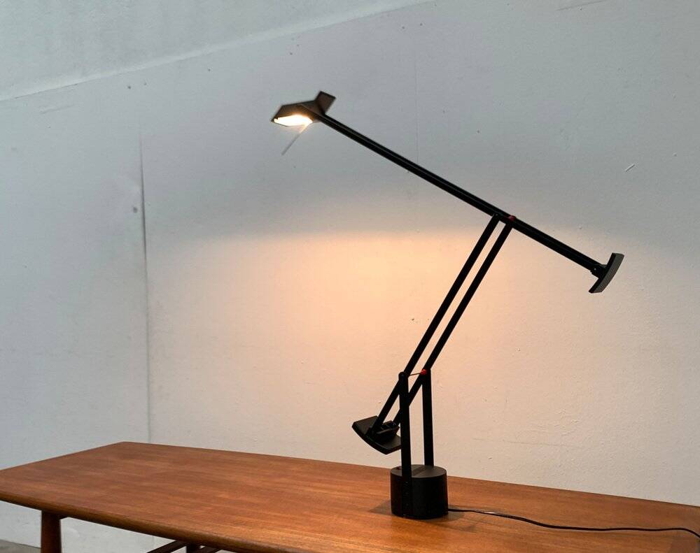 Postmodern Italian Tizio table lamp by Richard Sapper for Artemide, 1970s.