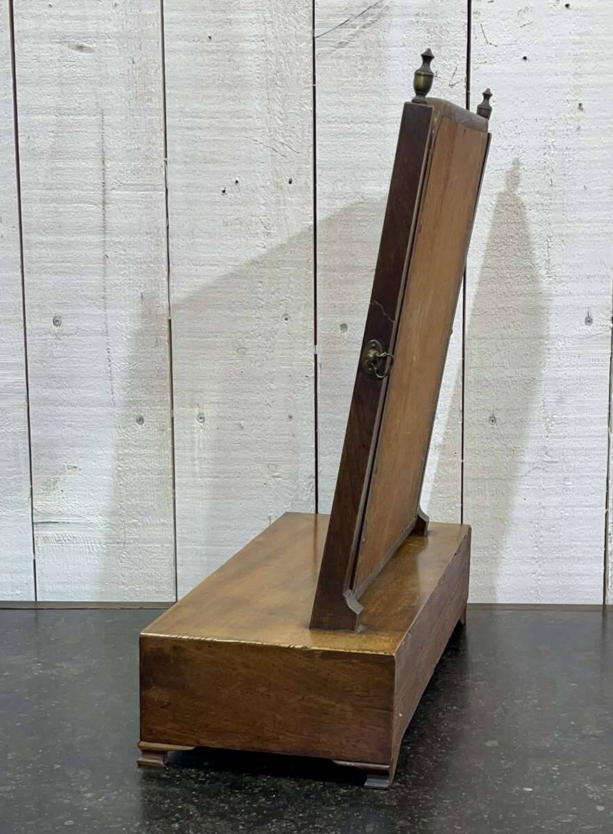 English mahogany dressing table from the late 19th century.