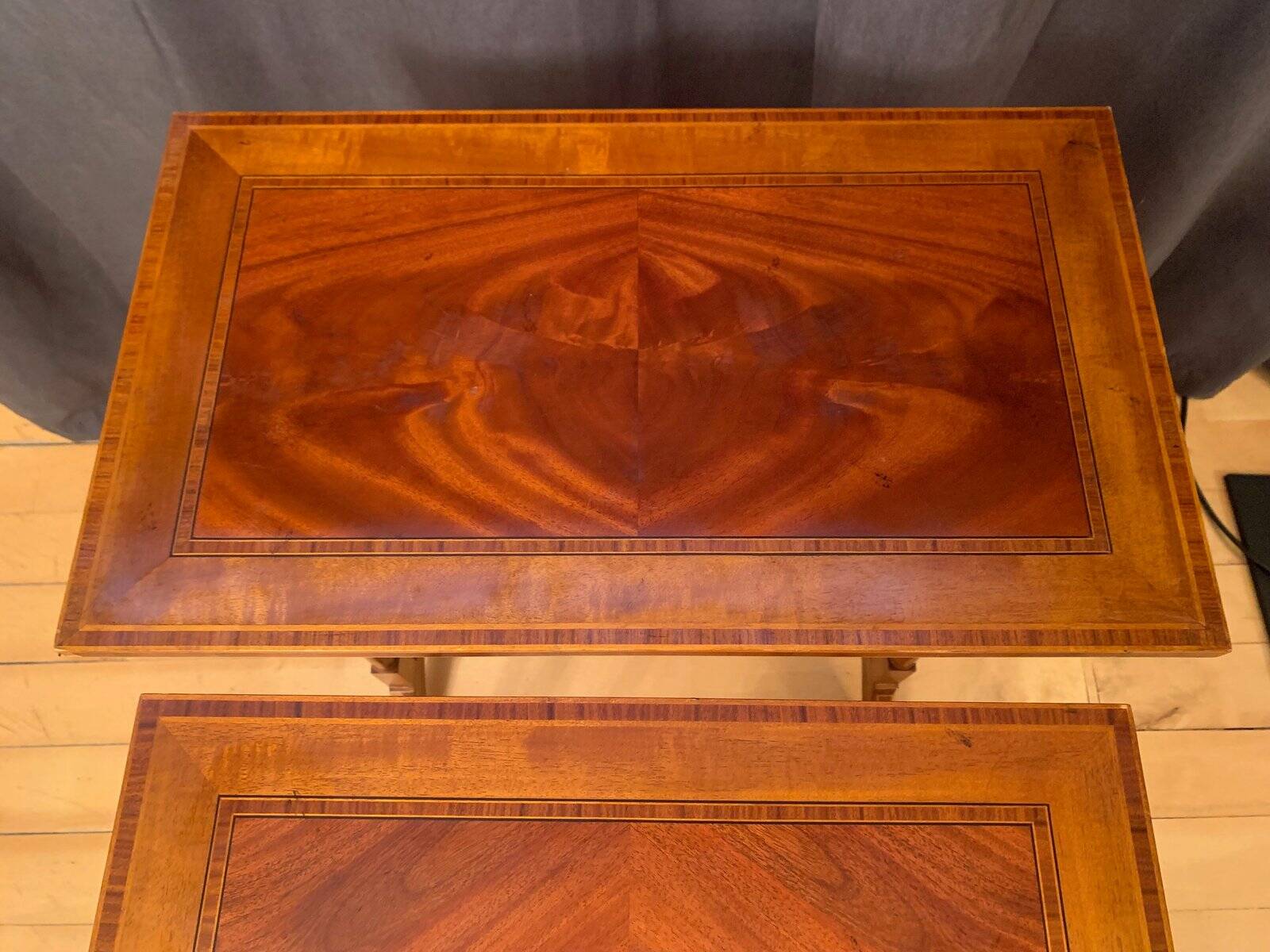 Tables édouardiennes du 20e siècle, années 1890, ensemble de 3
