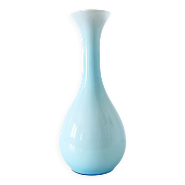 Large Italian vase in turquoise opaline from the 1960s.
