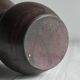 Vase en céramique marron foncé