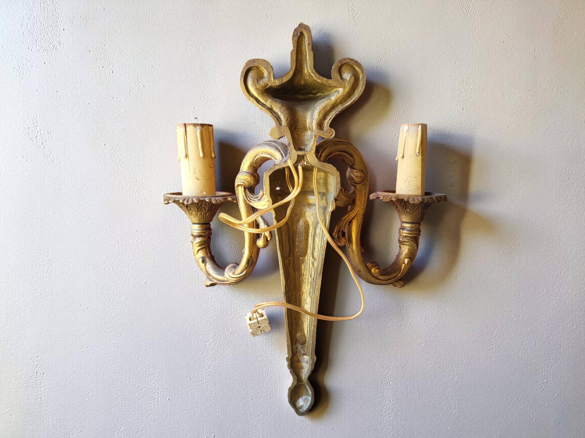 Paire d'appliques en bronze Louis XVI