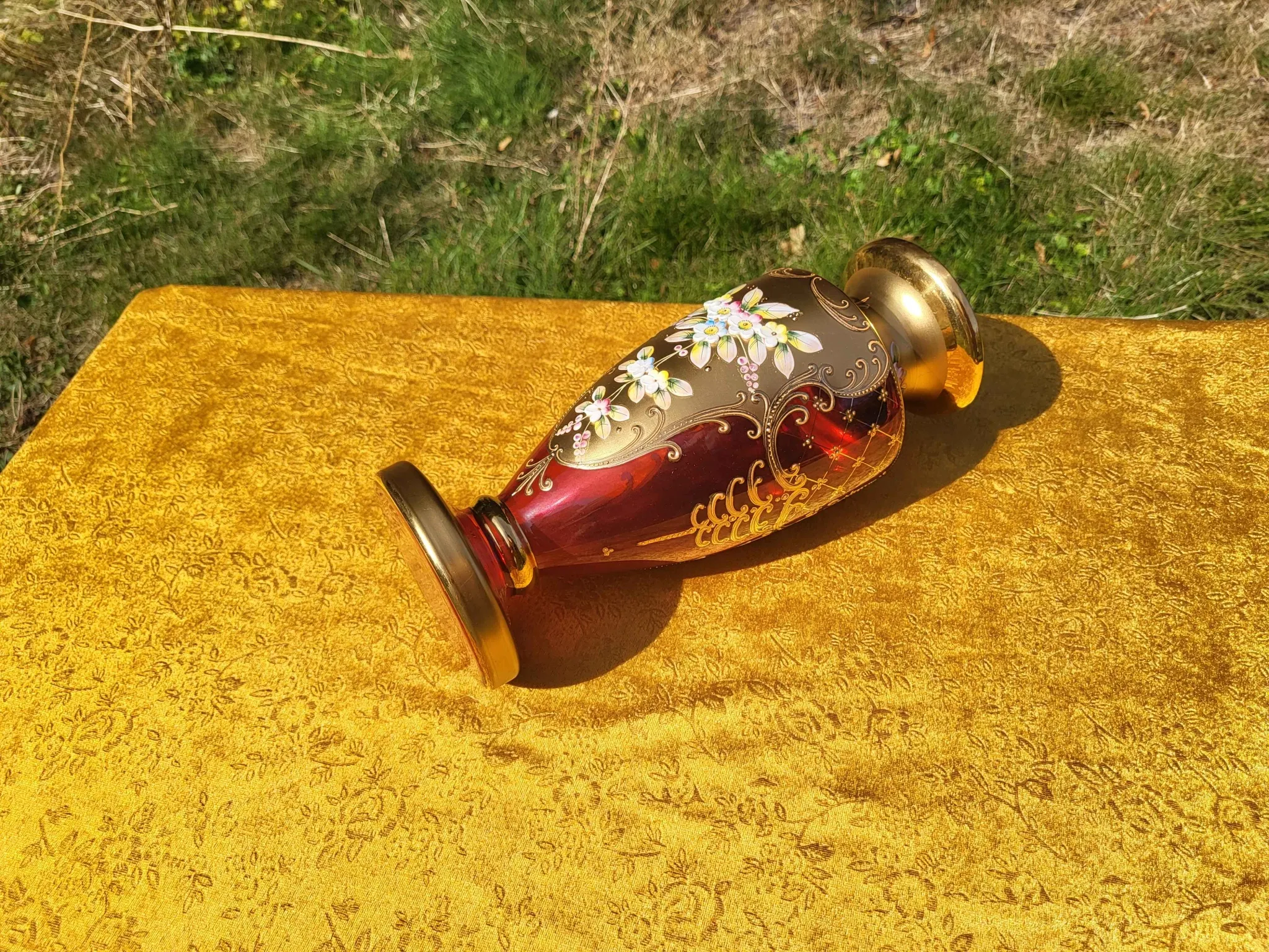 Bohemian Crystal Emerald Red/Rosa Vase with 24K Gold Encrusted Floral Desig