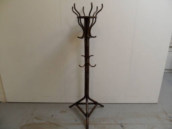 Porte-manteau vintage sur pied en bambou