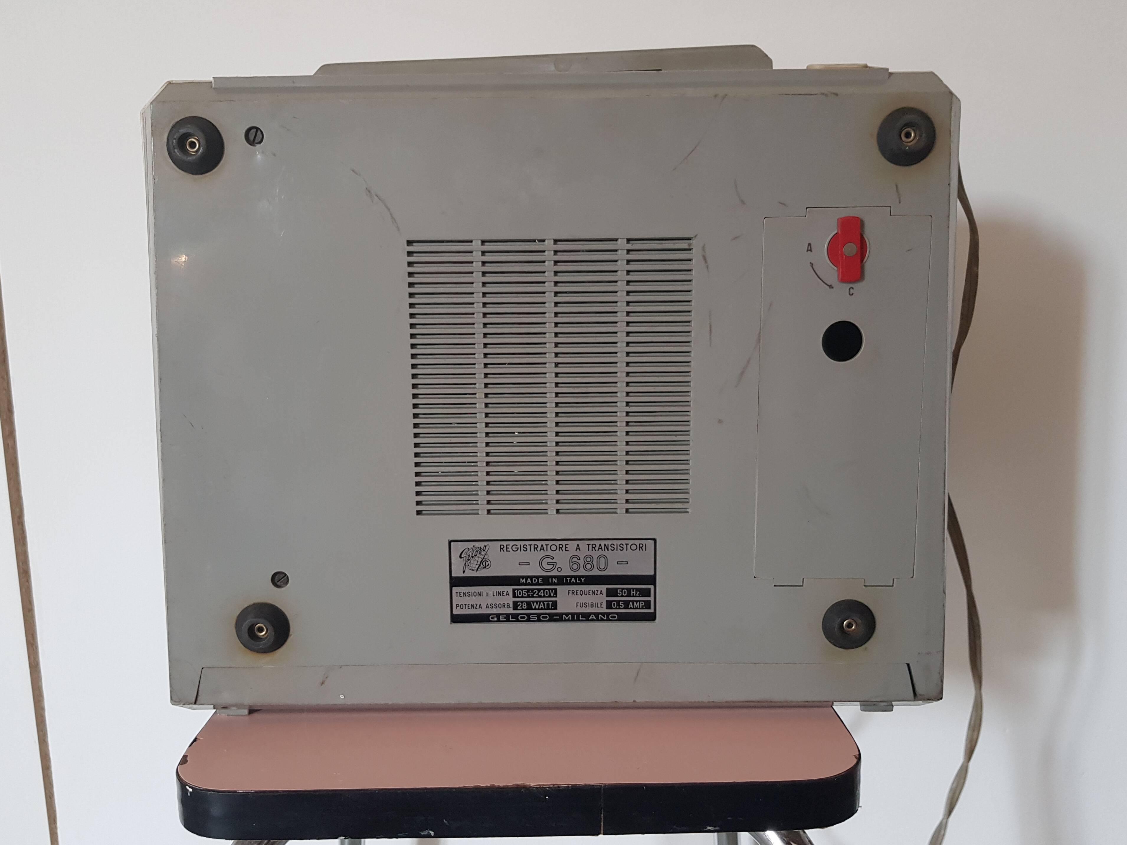 Magnetophone with old band