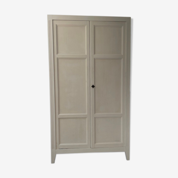 White and green cutter cabinet